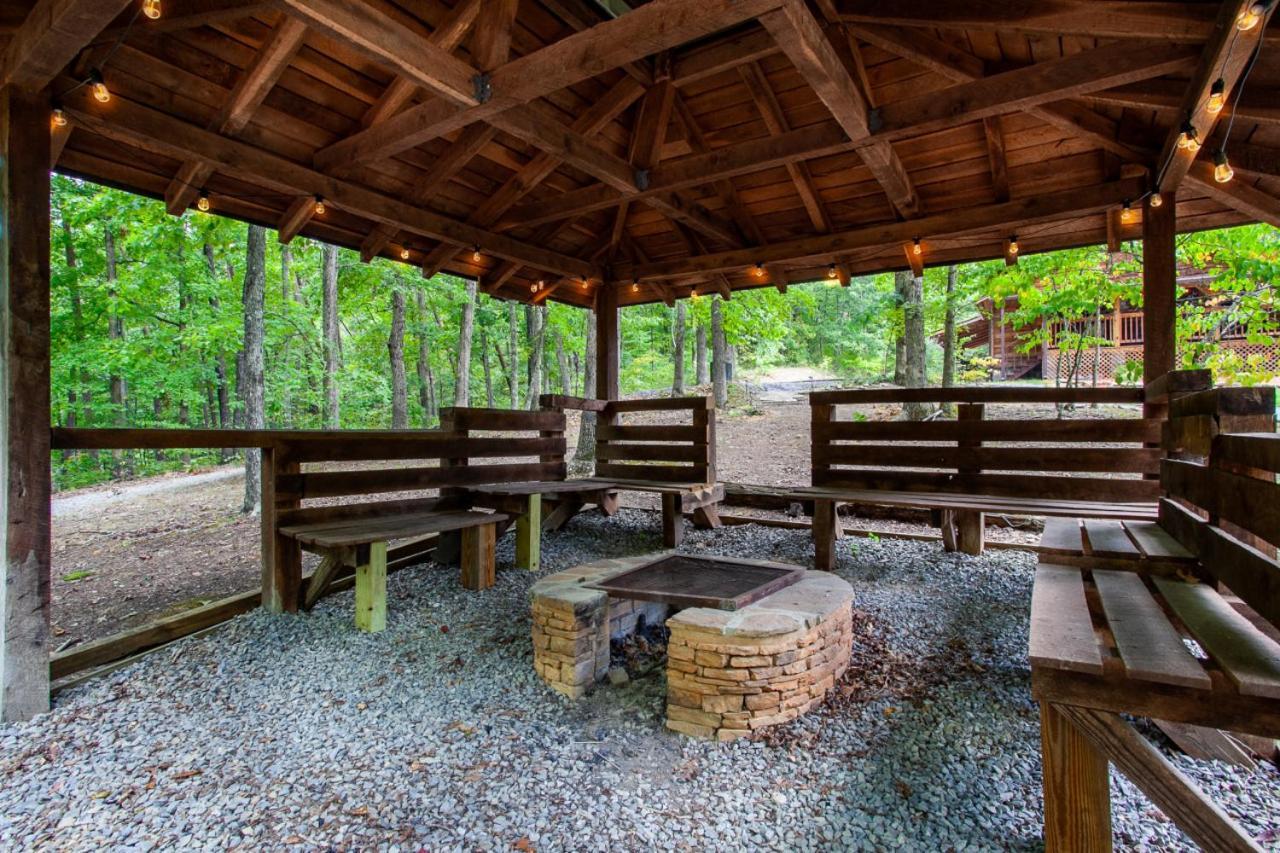 Forest Home Hot Tub Fire Pit Pool Table Пиджен-Фордж Экстерьер фото