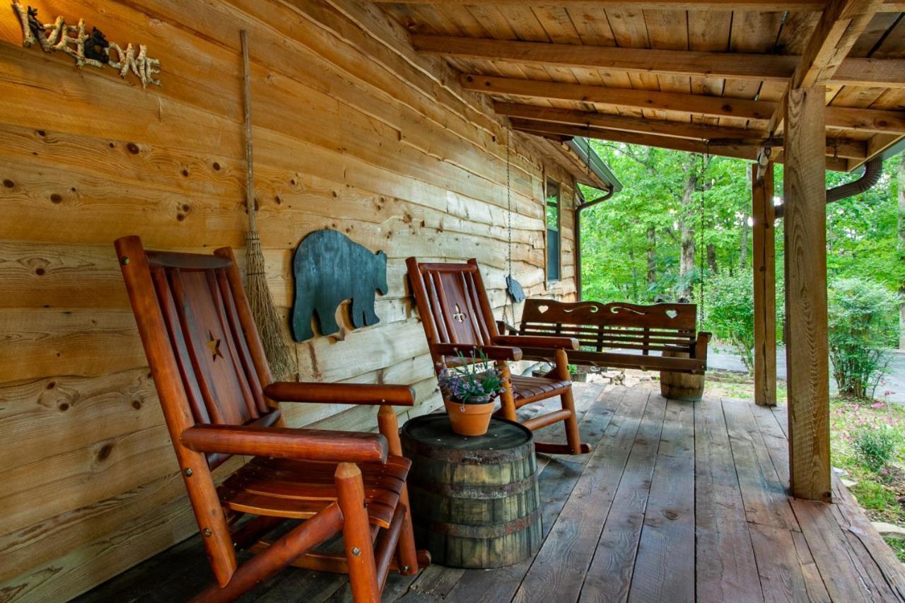 Forest Home Hot Tub Fire Pit Pool Table Пиджен-Фордж Экстерьер фото
